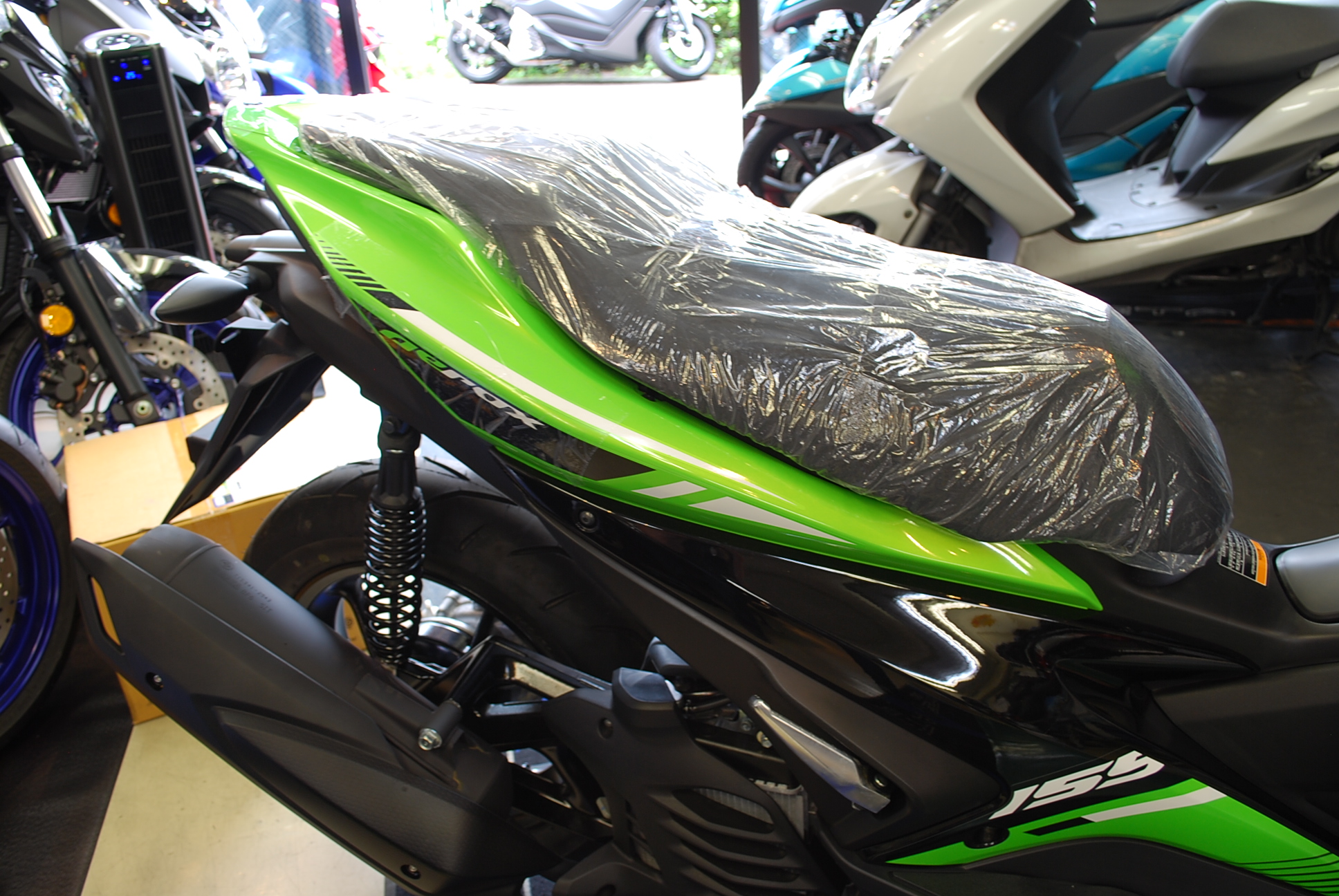 エアロックス　N-MAX　ヨシムラ 006